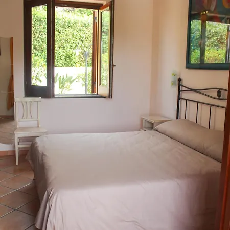 A F R O D I T E Casa de hóspedes Lípara