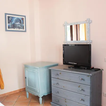 A F R O D I T E Casa de hóspedes 4*