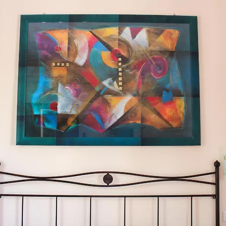 A F R O D I T E בית הארחה ליפארי