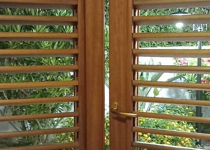 A F R O D I T E בית הארחה ליפארי